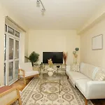 Spacious 2 Bedroom Apartment In Holborn