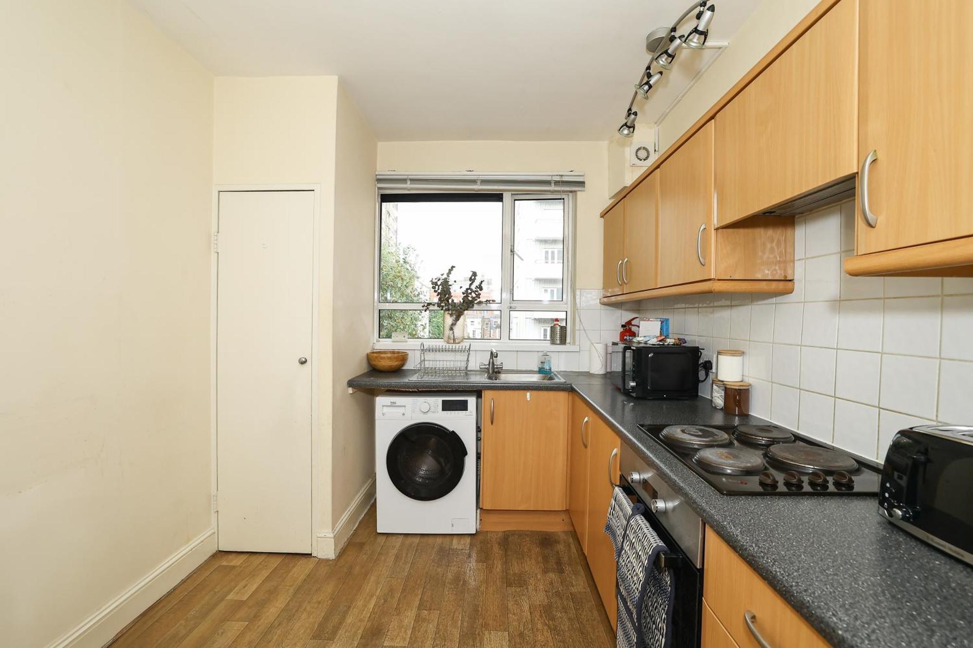 Spacious 2 Bedroom In Holborn Apartment London