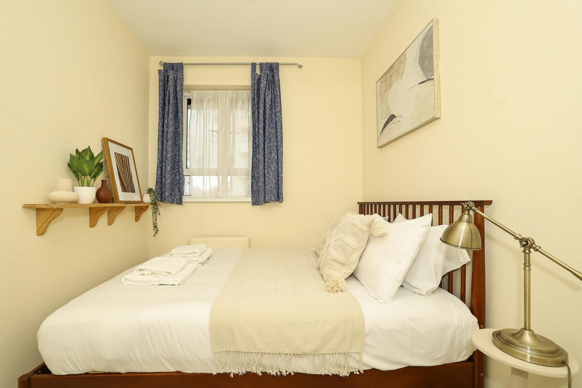 Spacious 2 Bedroom In Holborn Apartment *