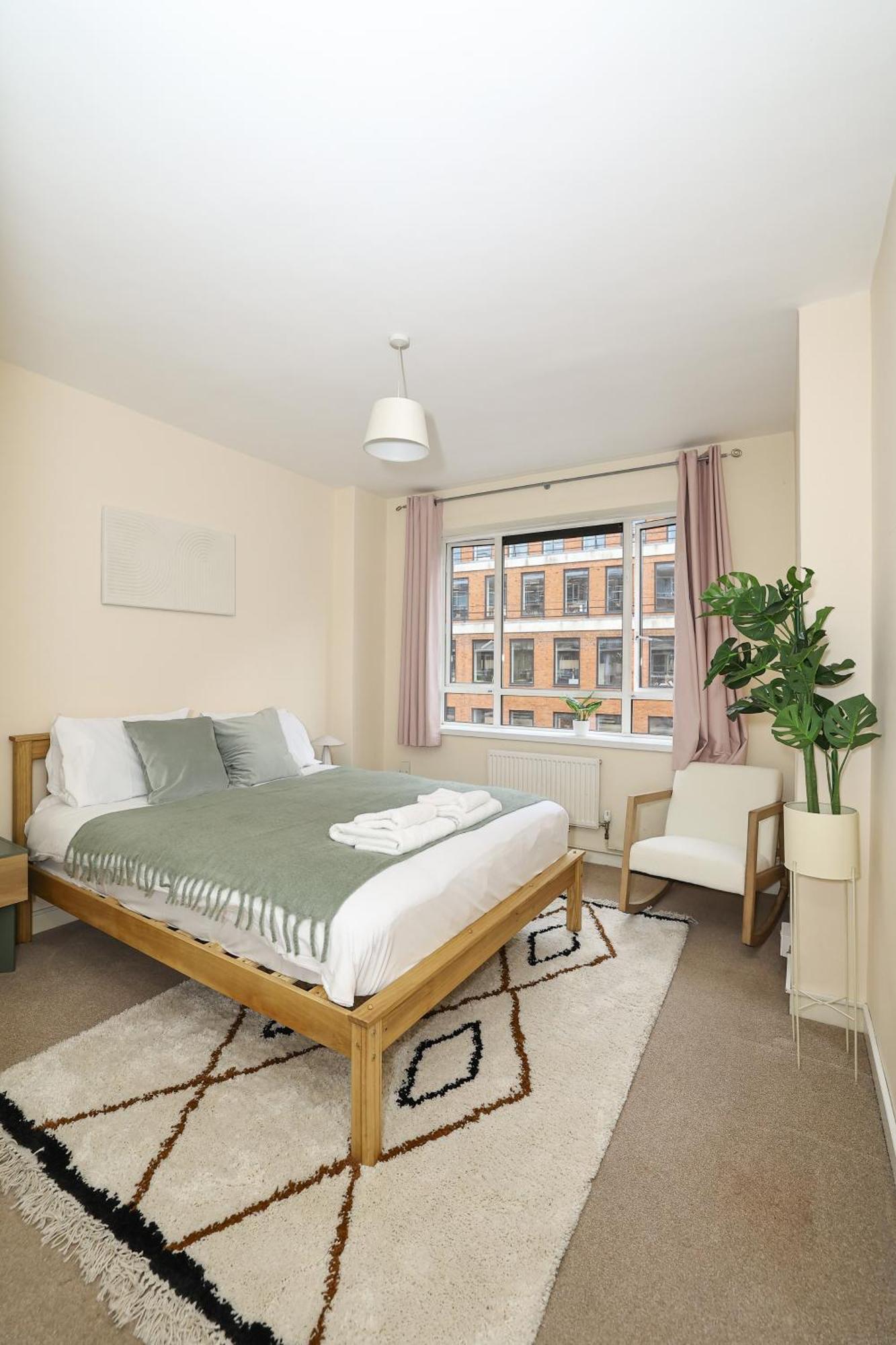 Spacious 2 Bedroom In Holborn London