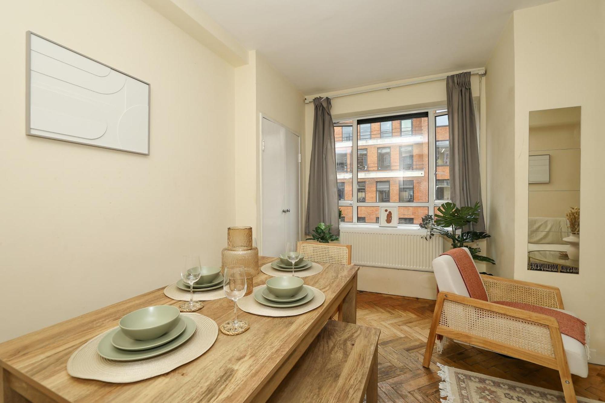Spacious 2 Bedroom In Holborn *