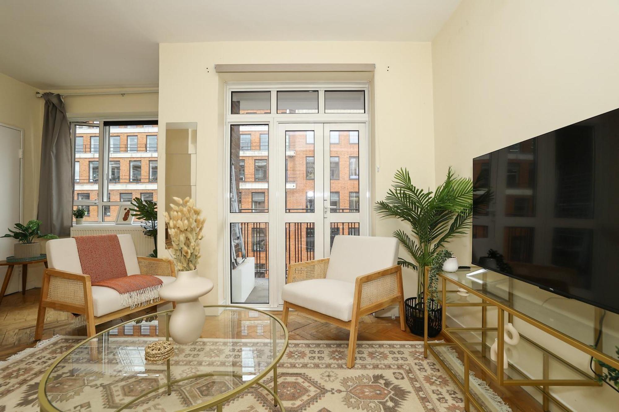 Spacious 2 Bedroom In Holborn * London